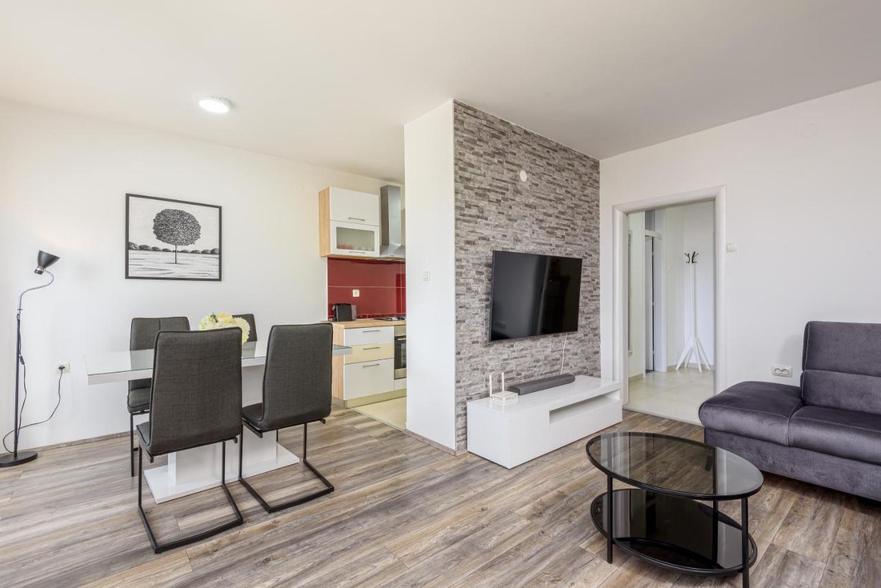Apartment Tina Ploce  Exteriér fotografie
