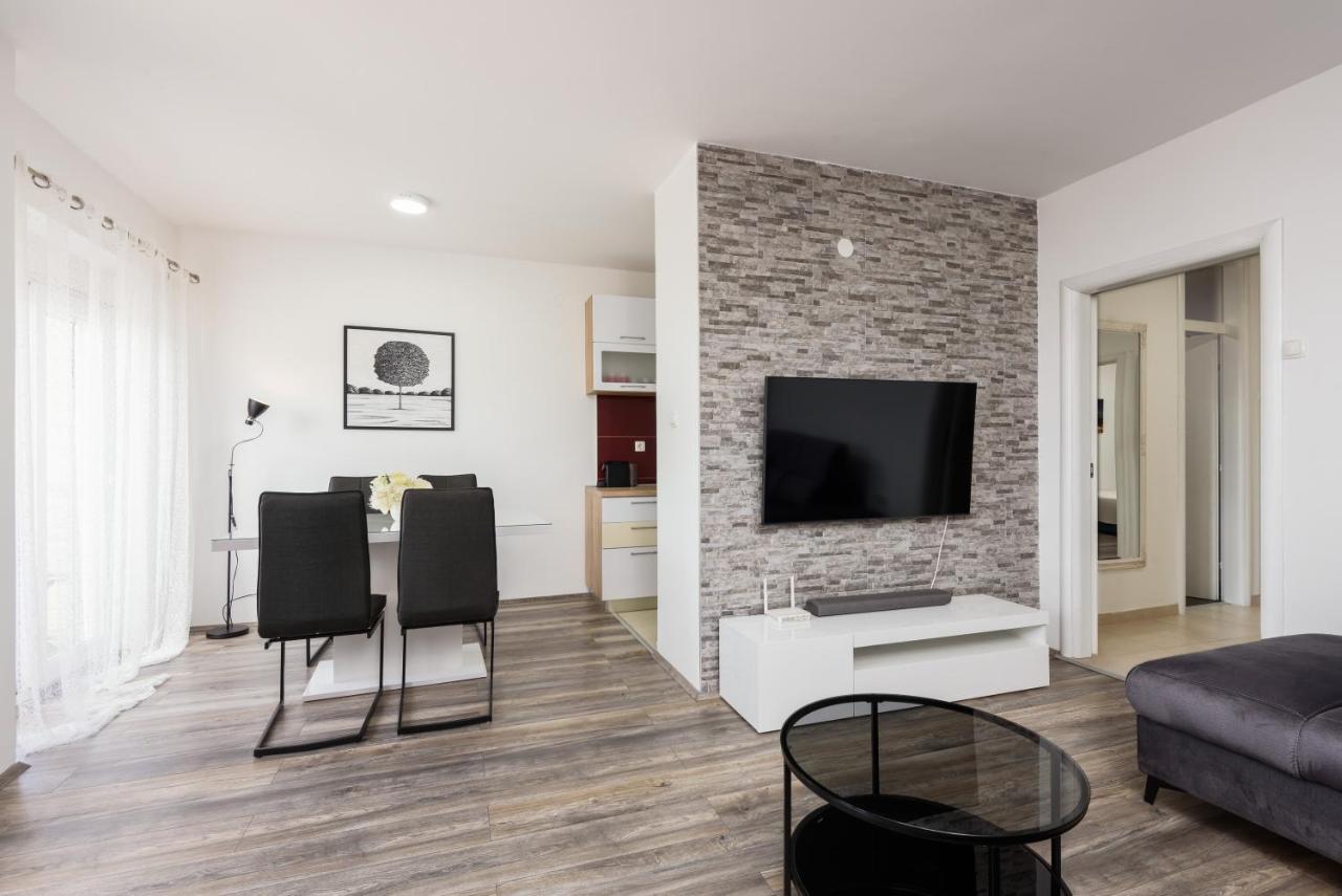 Apartment Tina Ploce  Exteriér fotografie
