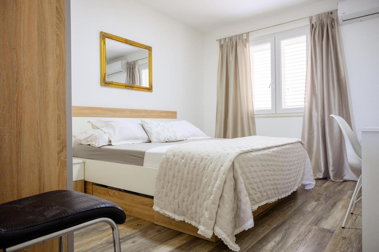 Apartment Tina Ploce  Exteriér fotografie